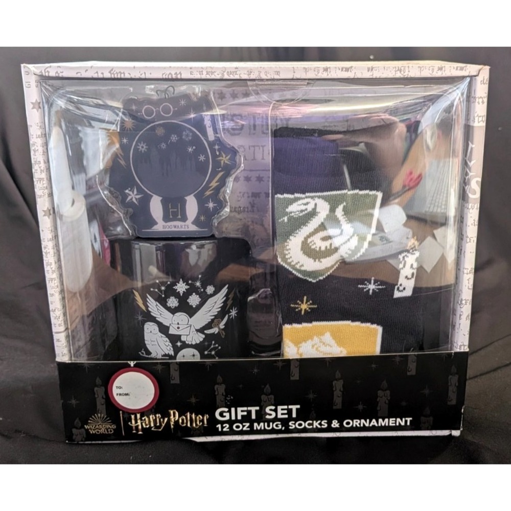 Harry‎ Potter 3 Piece Gift Set. Coffee Mug , Socks And Ornament. New